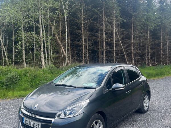 Peugeot 208 Hatchback, Petrol, 2015, Grey