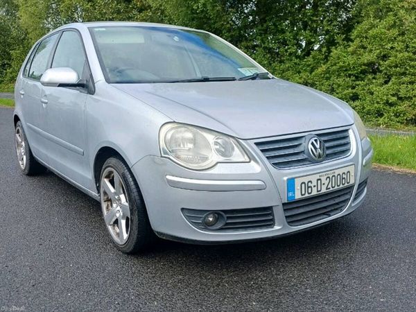 Volkswagen Polo Hatchback, Petrol, 2006, Silver