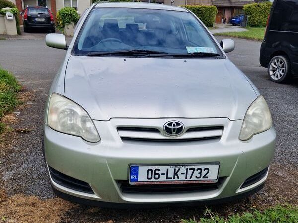 Toyota Corolla Hatchback, Petrol, 2006, Silver