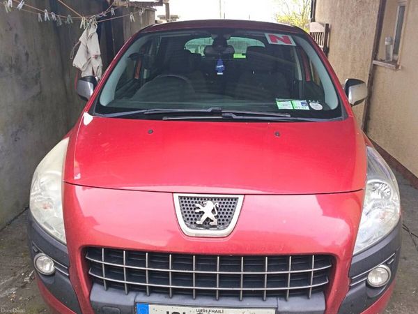 Peugeot 3008 Hatchback, Diesel, 2013, Red