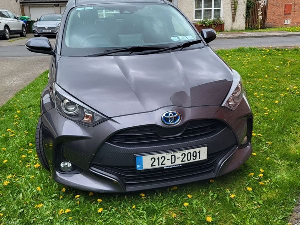 Toyota Yaris Hatchback, Petrol Hybrid, 2021, Grey
