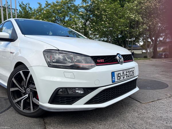 Volkswagen Polo Hatchback, Petrol, 2015, White
