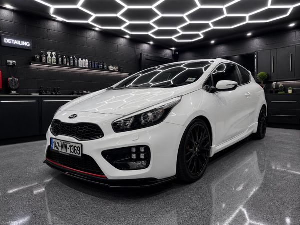 Kia Ceed Hatchback, Petrol, 2014, White