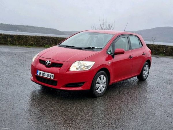 Toyota Auris Hatchback, Diesel, 2008, Red