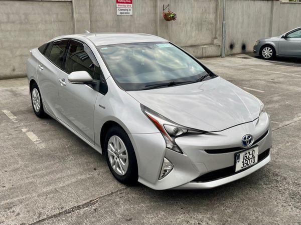 Toyota Prius Hatchback, Petrol Hybrid, 2016, Silver
