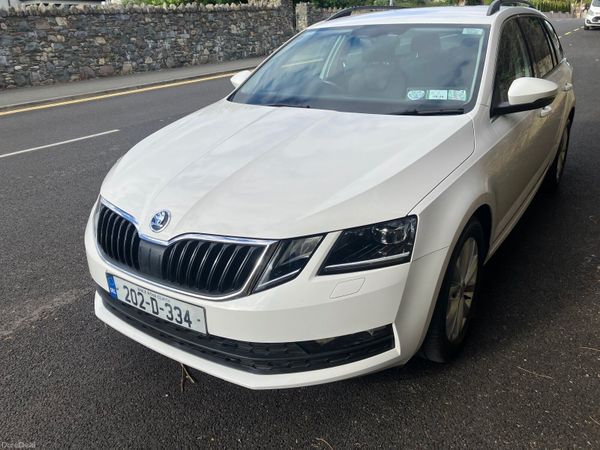 Skoda Octavia Estate, Petrol, 2020, White