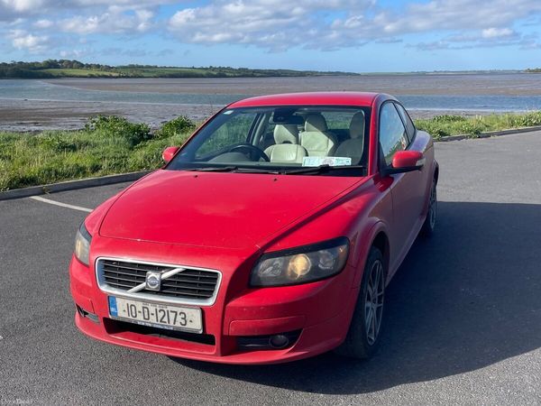 Volvo C30 Hatchback, Petrol, 2010, Red