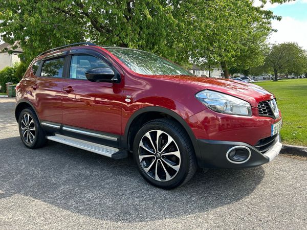 Nissan Qashqai Hatchback, Diesel, 2013, Red