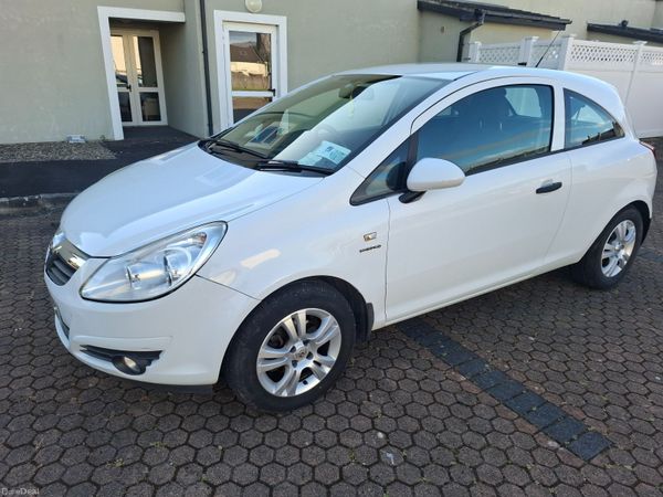 Vauxhall Corsa Hatchback, Diesel, 2010, White