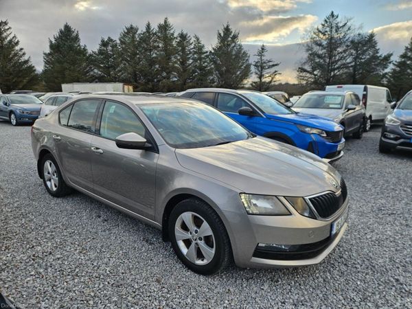 Skoda Octavia Saloon, Petrol, 2019, Grey