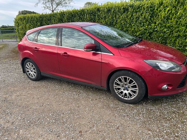 Ford Focus Hatchback, Diesel, 2011, Red