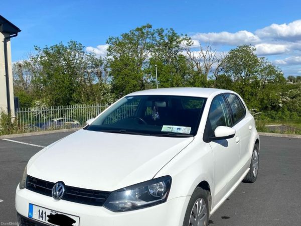 Volkswagen Polo Hatchback, Petrol, 2014, White