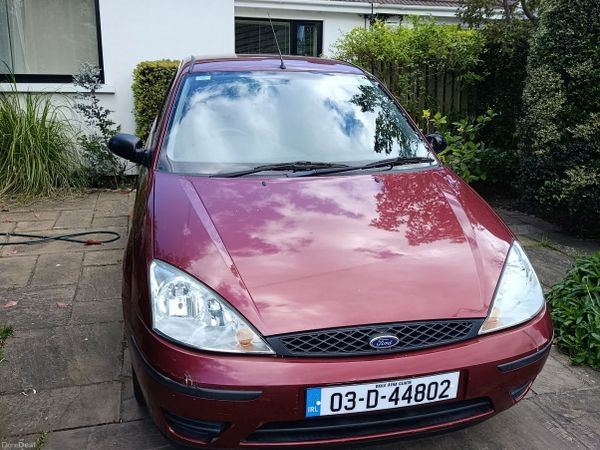 Ford Focus Hatchback, Petrol, 2003, Red