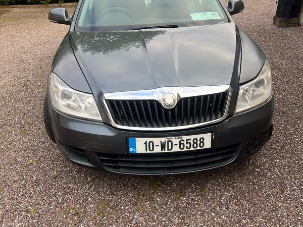 Skoda Octavia Hatchback, Diesel, 2010, Grey