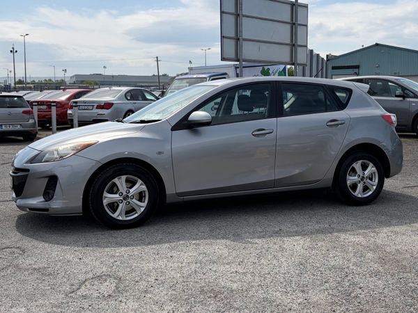 Mazda Mazda3 Hatchback, Diesel, 2013, Grey