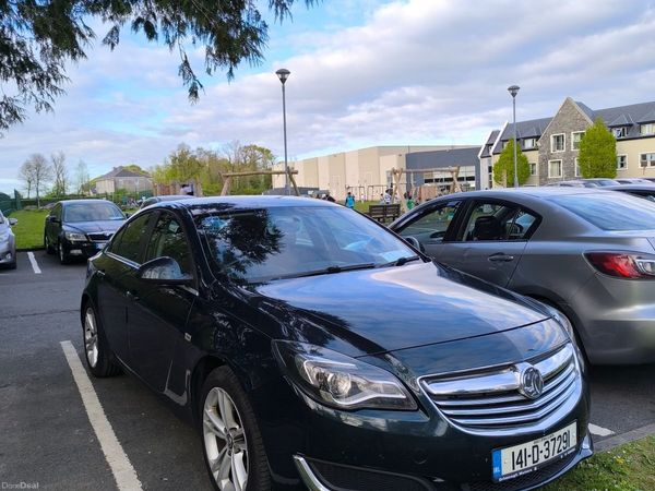 Vauxhall Insignia Hatchback, Diesel, 2014, Green