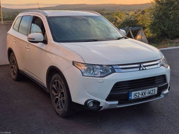 Mitsubishi Outlander SUV, Diesel, 2015, White