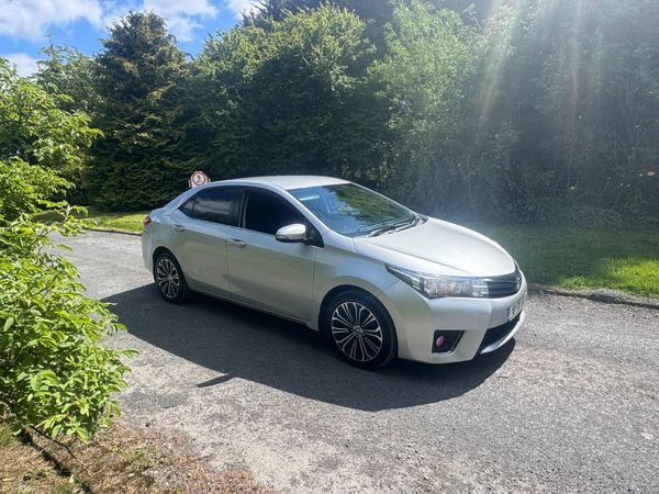 Toyota Corolla Saloon, Diesel, 2016, Silver