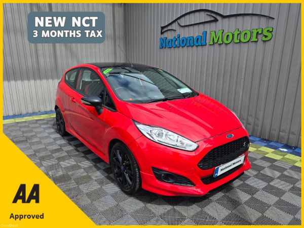 Ford Fiesta Hatchback, Petrol, 2015, Red