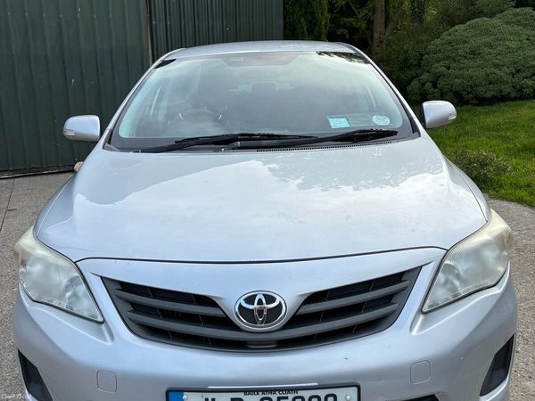 Toyota Corolla Saloon, Diesel, 2011, Silver