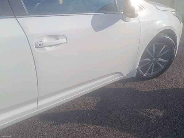 Toyota Avensis Saloon, Diesel, 2015, White