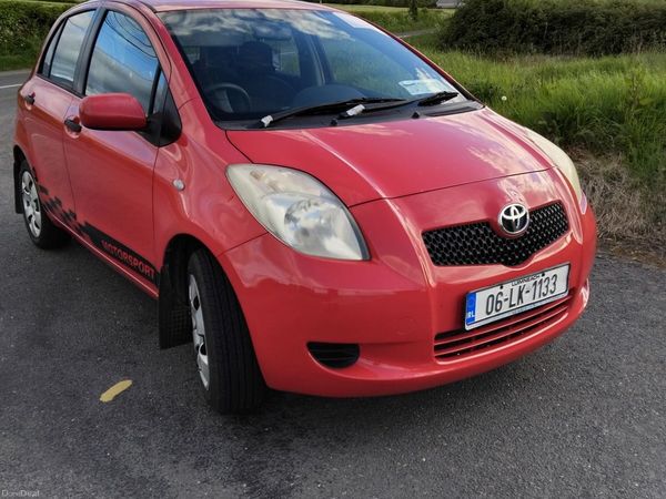 Toyota Yaris Hatchback, Petrol, 2006, Red