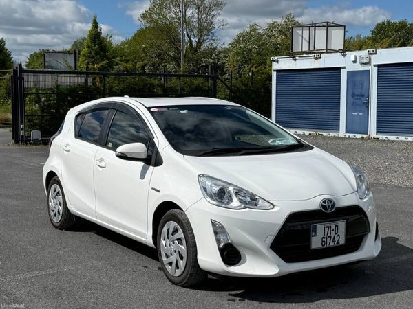 Toyota Aqua Hatchback, Petrol Hybrid, 2017, White