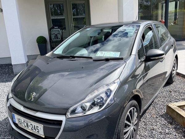 Peugeot 208 Hatchback, Petrol, 2016, Grey