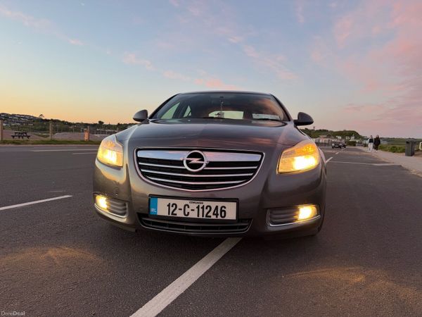 Vauxhall Insignia Hatchback, Diesel, 2012, Grey