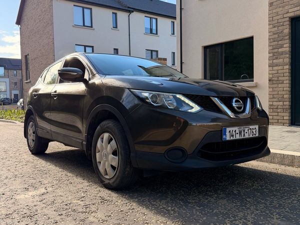 Nissan Qashqai Hatchback, Diesel, 2014, Brown