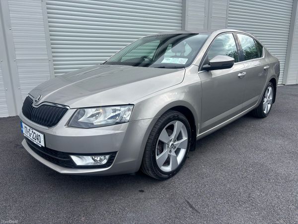 Skoda Octavia Saloon, Diesel, 2017, Yellow