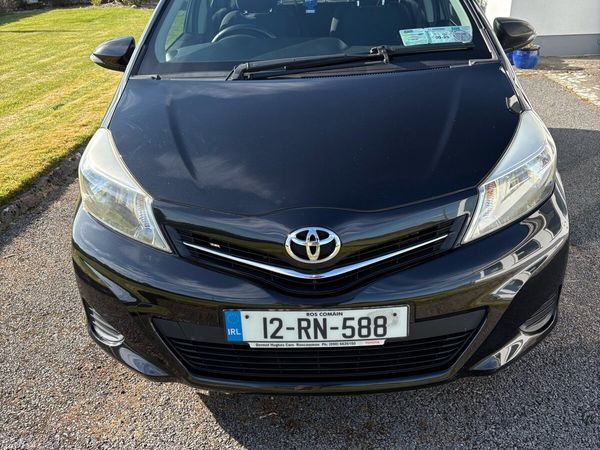 Toyota Yaris Hatchback, Petrol, 2012, Black
