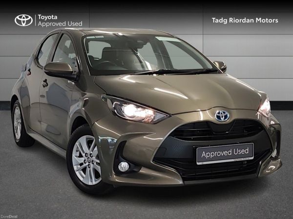 Toyota Yaris Hatchback, Petrol Hybrid, 2022, Green