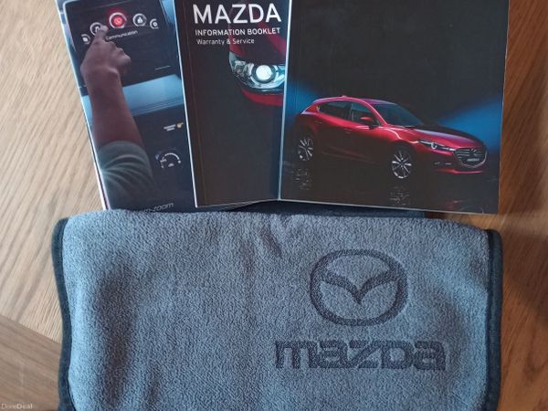 Mazda Mazda3 Hatchback, Petrol, 2017, Black