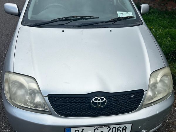 Toyota Corolla Saloon, Petrol, 2004, Silver
