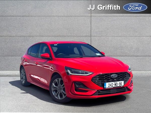 Ford Focus Hatchback, Petrol, 2024, Red