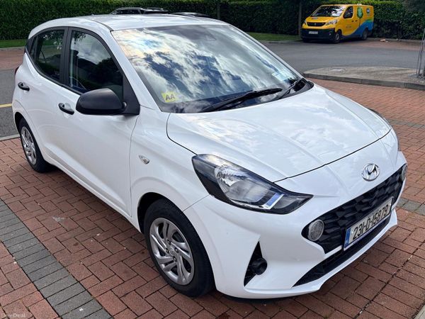 Hyundai i10 Hatchback, Petrol, 2023, White