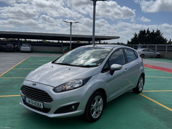 Ford Fiesta Hatchback, Petrol, 2014, Silver