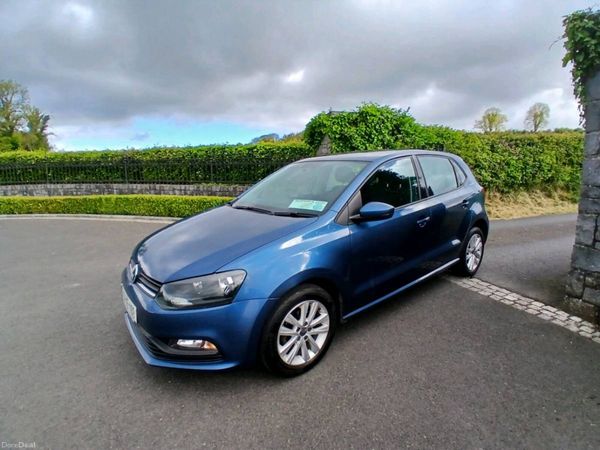 Volkswagen Polo Hatchback, Petrol, 2015, Green