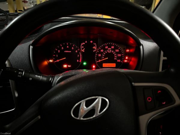 Hyundai i20 Hatchback, Petrol, 2010, Red