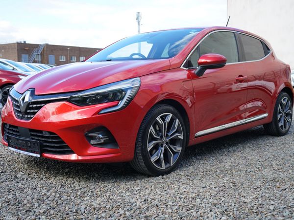 Renault Clio Hatchback, Petrol, 2021, Red