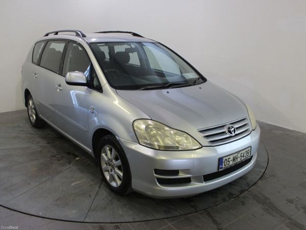 Toyota Avensis Estate, Petrol, 2005, Silver