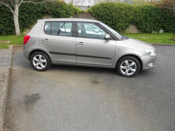 Skoda Fabia Hatchback, Petrol, 2011, Beige
