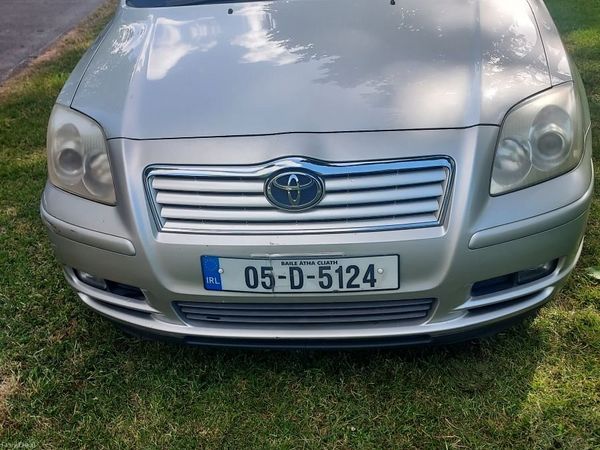 Toyota Avensis Saloon, Petrol, 2005, Silver