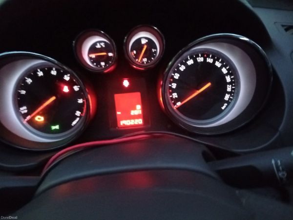 Opel Insignia Estate, Petrol, 2012, Silver