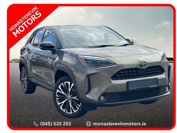 Toyota Yaris Hatchback, Petrol Hybrid, 2023, Green