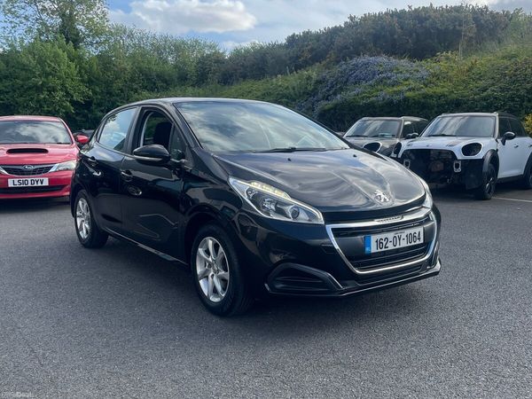 Peugeot 208 Hatchback, Petrol, 2016, Black