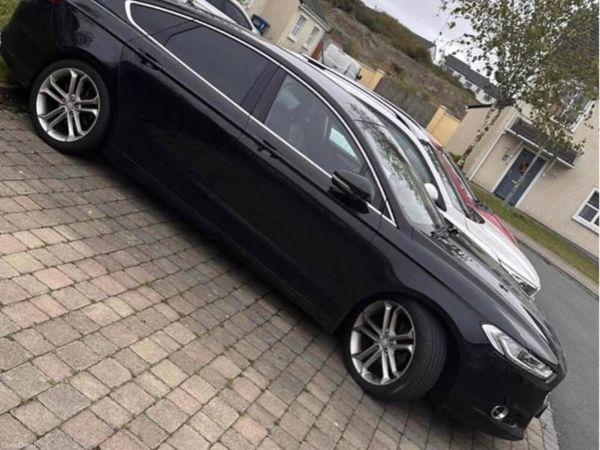 Ford Mondeo Hatchback, Diesel, 2016, Black
