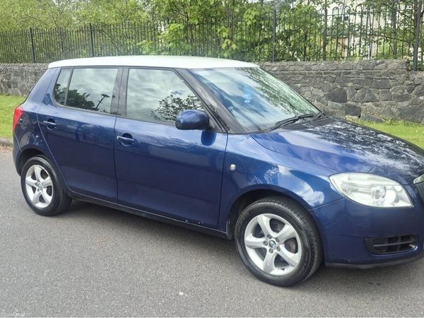 Skoda Fabia Hatchback, Petrol, 2009, Blue