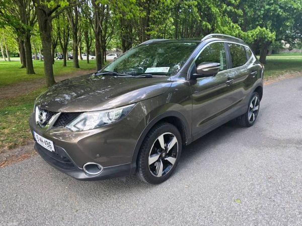 Nissan Qashqai Hatchback, Diesel, 2015, Beige